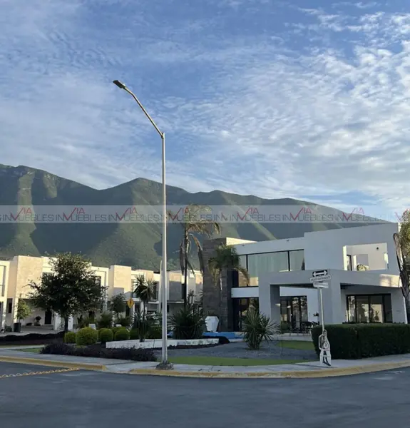 Casa en venta en El Cielo, García — foto 2 de 12