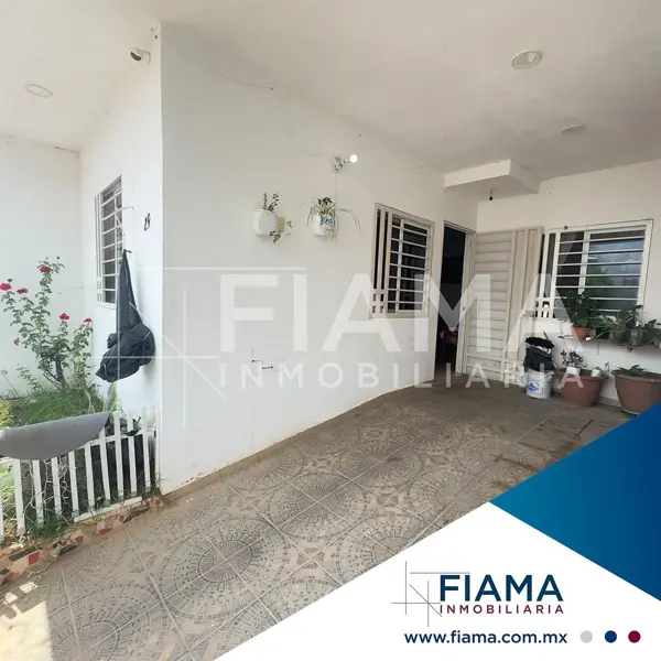 Casa en venta en Fraccionamiento Puerta Jardín, Tepic — foto 3 de 16