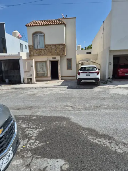 CASA EN RENTA EN  MANANTIALES DEL BOSQUE