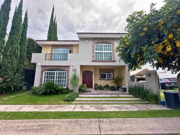 CASA EN RENTA EN JARDIN REAL, ZAPOPAN