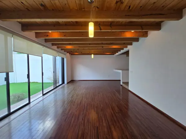 CASA EN RENTA EN CUMBRES DEL LAGO, JURIQUILLA EN PRIVADA