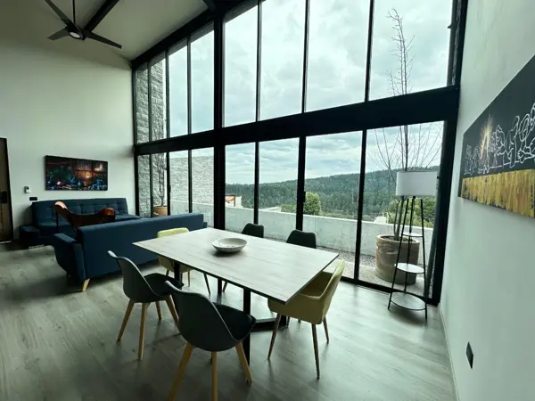 Se vende hermosa casa en San Lorenzo Acopilco con vista al bosque.