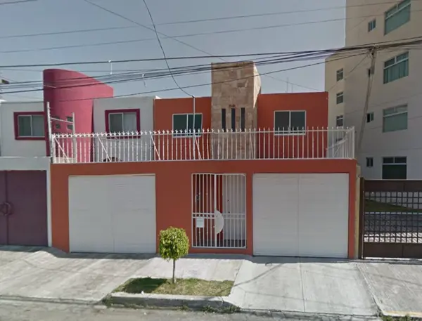Casa en remate hipotecario en Los Pilares, Puebla - Precio Atractivo
