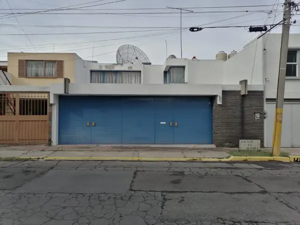 Casa independiente en venta en El Mirador, Puebla: amplia y bien ubicada