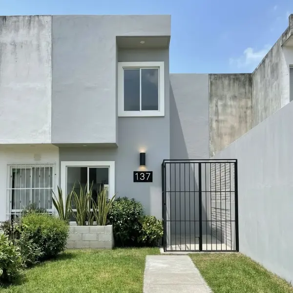 CASA NUEVA EN BOCA DEL RIO CERCA DE LA COCA DE EJERCITO