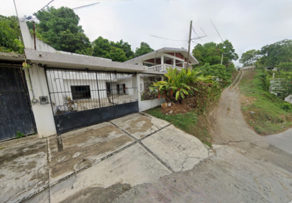 Casa en venta en Papantla, Veracruz, con amplia capacidad de estacionamiento