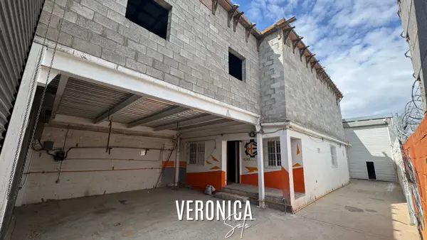 BODEGA CON OFICINAS EN VENTA | COL. EL GRANJERO
