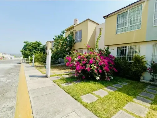 Casa en Venta en Xochitepec, Morelos con Jardín y Piscina