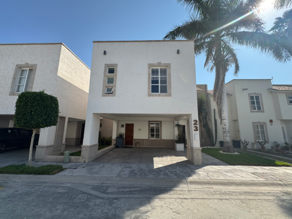 CASA EN RENTA AMUEBLADA EN RESIDENCIAL SENDEROS