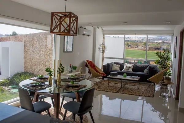 Vive en Zibatá, Junto al Campo de Golf, 3 Recamara, 2.5 Baños, 2 Autos, Alberca. Vive en Zibatá, Junto al Campo de Golf, 3 Recamara, 2.5 Baños, 2 Autos, Alberca.