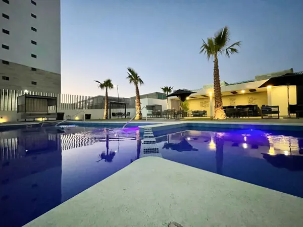 Hermoso Departamento en El Refugio, 2 Recamaras, 2 Baños, Equipado, Alberca,.. — foto 1 de 18
