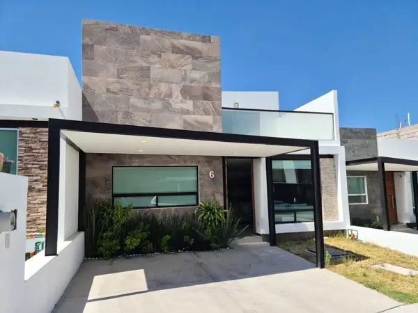 Casa en venta en Cañadas del Arroyo, Corregidora — foto 2 de 24