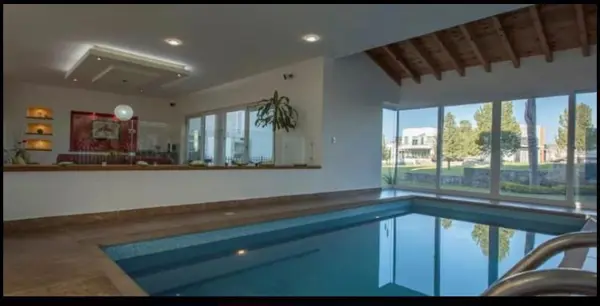 Hermosa Residencia en El Campanario, Alberca Techada, Diseño de Autor, Luxury