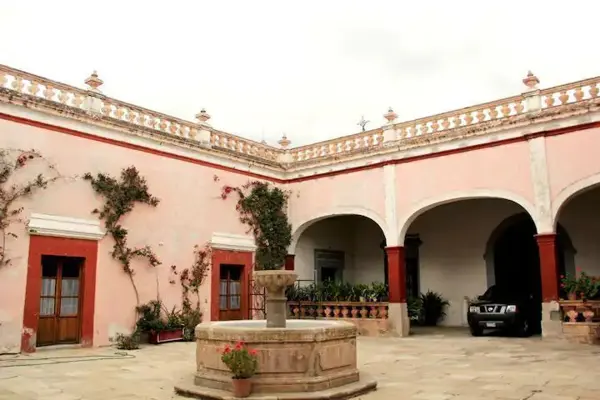 Preciosa Hacienda en Tequisquiapan, Campanario Tienda de Raya, 10000 m2, 15 Rec