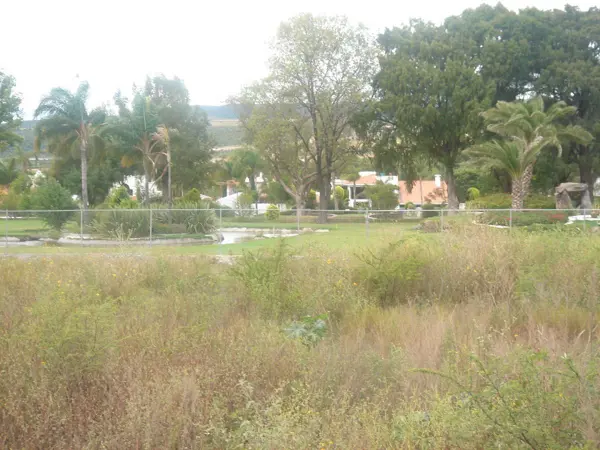 Se Vende Terreno en Villas del Mesón, 1,000 m2, Vista al Campo de Golf, Hoyo 14 — foto 1 de 8