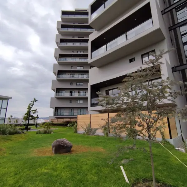 Venta de Departamentos en Juriquilla: 130 m2, 2 Recamaras, 2.5 Baños, Lujo — foto 1 de 18