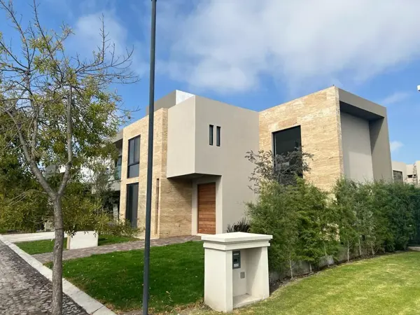 Se Vende Residencia de Autor en El Campanario, Diseño de Autor, de LUJO ! — foto 1 de 51