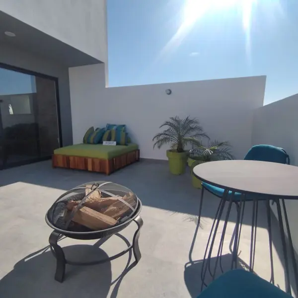 Estrena Departamento de 2 Niveles Entre El Refugio y Zibata, Luxury y Premium ! — foto 1 de 24
