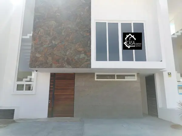 Casas en Venta en Lomas de Juriquilla, Roof Garden, 3 Niveles, Doble Altura. — foto 1 de 16
