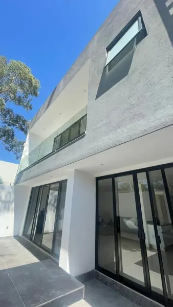 Estrena Casa en LOMAS DE JURIQUILLA, Terreno 250 m2, Cto Serv, Jardín — foto 1 de 11