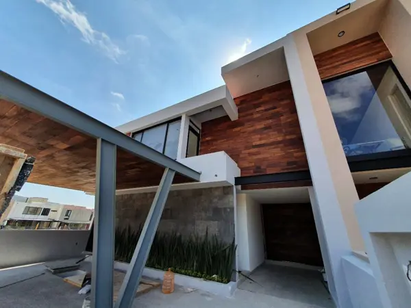 Casa en venta en Altozano el Nuevo Querétaro, Querétaro — foto 1 de 13