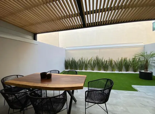 Preciosa Residencia en La Vista Residencial, 3 Niveles, de LUJO !! — foto 1 de 26
