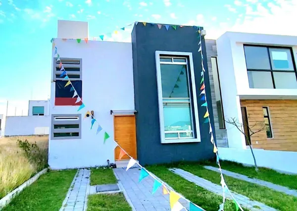 Se Vende Casa en Grand Juriquilla, Jjardín, 3 Habitaciones, de OPORTUNIDAD !! — foto 1 de 17