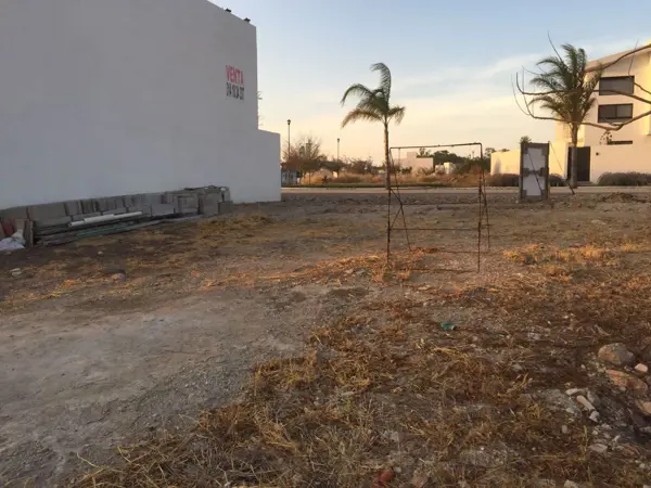 Se Vende Terreno de 175 m2 en Ciudad Maderas, Ya cuenta con toma de Agua !!