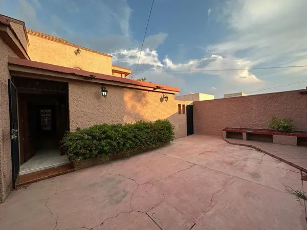 Se Vende Casa en Arboledas, T.398 m2, 6 Habitaciones, 5 Baños, 4 Estacionamiento — foto 1 de 35