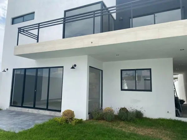 En Venta Casa en Juriquilla Campestre, 3 Recamaras, Gran Jardín, Roof Garden.. — foto 1 de 29