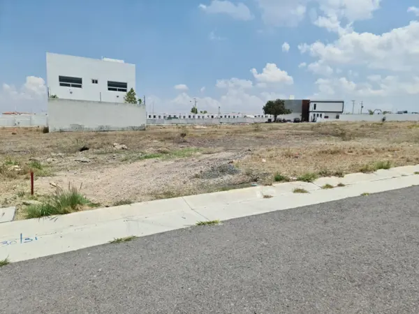 Terreno en Venta en Grand Juriquilla de 300 m2, Listo para Construir, Oportunida — foto 1 de 13