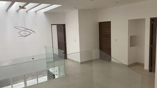 Venta de Residencia de Autor en Lomas de Juriquilla, Dobles Alturas, Roof Garden — foto 1 de 17