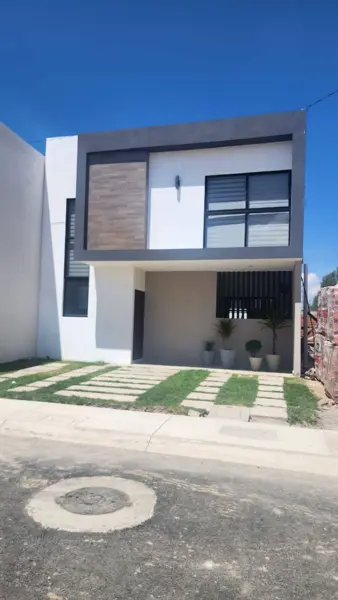 Casas en Venta en Hacienda Carlota, 3 Recamtas, 2.5 Baños, Jardín, Vestidor — foto 1 de 12