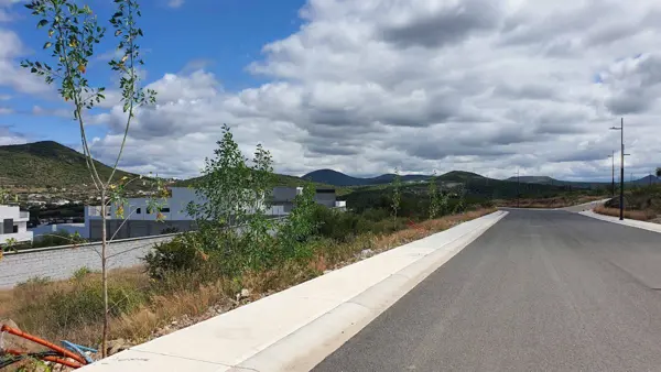 Terrenos en Venta el Lomas de Juriquilla, Etrega Inmediata, Oportunidad !