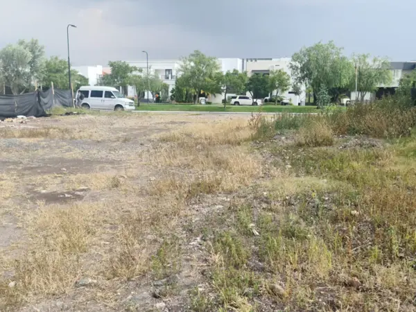 Venta de Terrenos en El Campanario, 700 m2, Paseo de los Claustros, ÚNICO! — foto 1 de 6