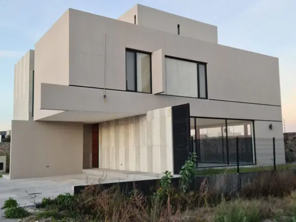 Residencia en Venta en Lomas del Campanario, Diseño de Autor, PREMIUM !