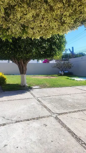 Jurica: Residencia en Venta, Gran Ubicación, Terreno 2,220 m2 — foto 1 de 24