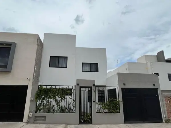 Casa en Venta en Santuarios del Cerrito, El Pueblito Centro — foto 1 de 21