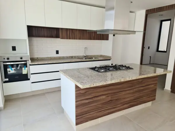 Casa en venta en Cañadas del Arroyo, Corregidora — foto 2 de 40