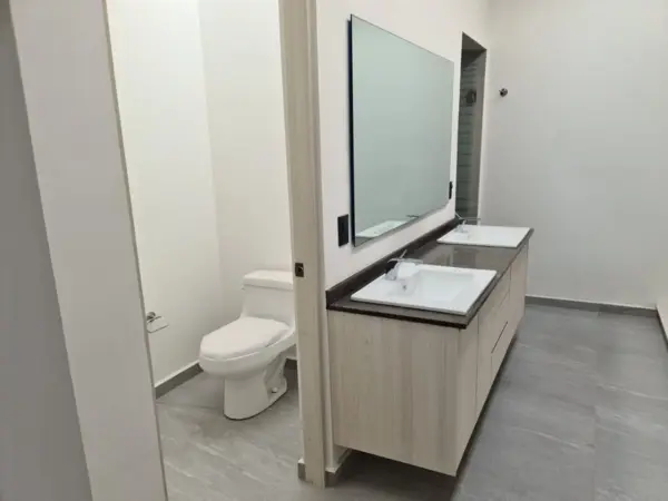 Casa en venta en Cañadas del Arroyo, Corregidora — foto 3 de 33