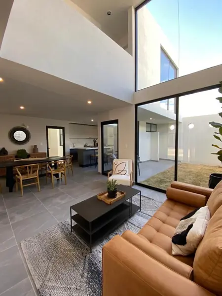 Venta de Casa entre El Refugio y Zibatá, Doble Altura, Roof Garden — foto 1 de 11