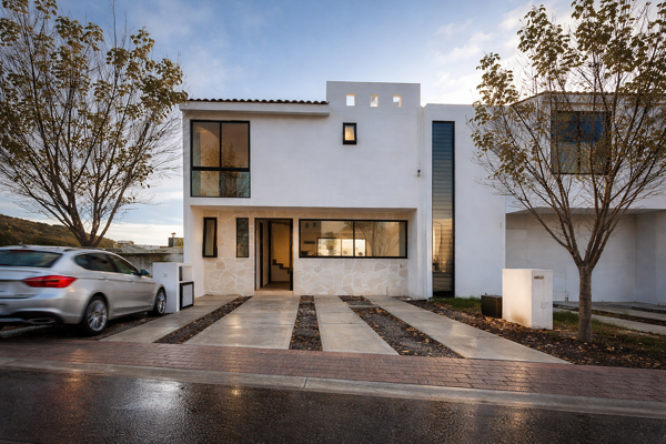 Casa en venta en Ciudad Maderas, 3 Recámaras, 2.5 Baños, Hermosa !