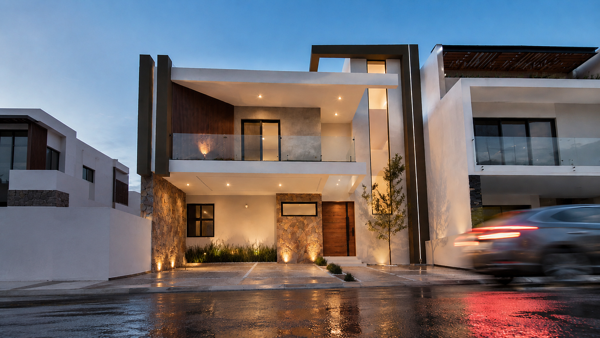 Casa en venta en Lomas de Juriquilla, 5 Recámaras, 5 Baños Completos, Roof Garde — foto 1 de 17