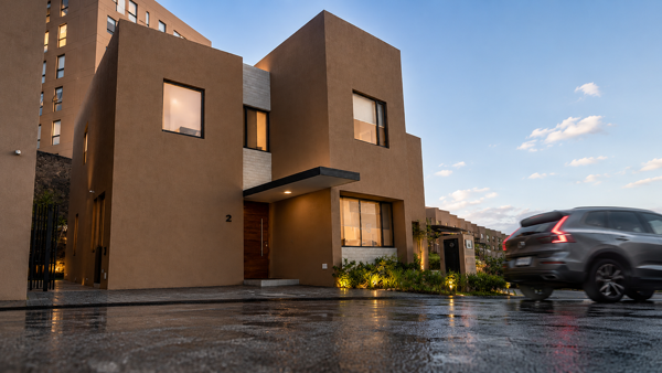 Casa en venta en Zibatá, 4 Recámaras, una en PB, 4 Baños Completos, Lujo!