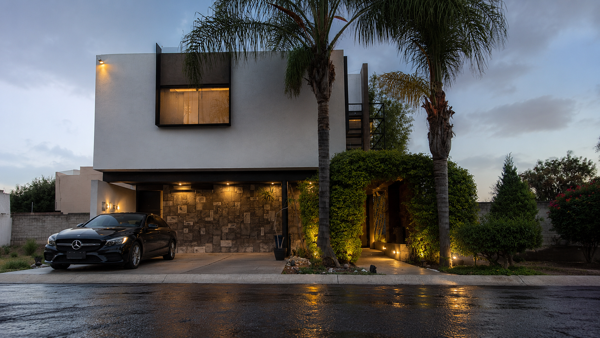 Casa en venta en Santa Elena Querétaro, ALBERCA Propia, HERMOSA! — foto 1 de 27