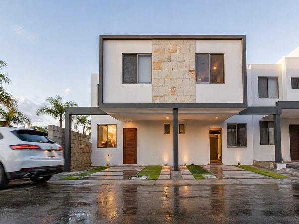 Casa en venta en Ciudad del Sol, Equipada, OPORTUNIDAD !! — foto 1 de 13