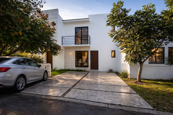 Casa en venta en Ciudad Maderas, 3 Recámaras, 3 Baños Completos, PERFECTA !!