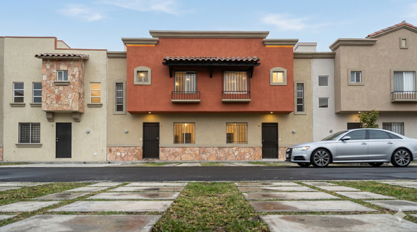 Casa en venta en Real Solare, Terreno Excedente, 3 Recámaras, Oportunidad