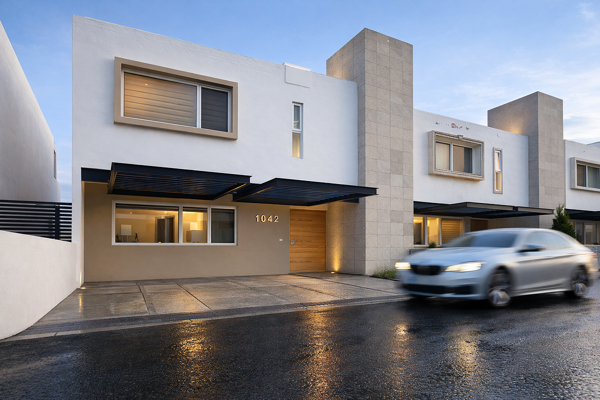 Casa en venta en La Condesa Juriquilla, Querétar. Jardín, Cto Serv, Hermosa