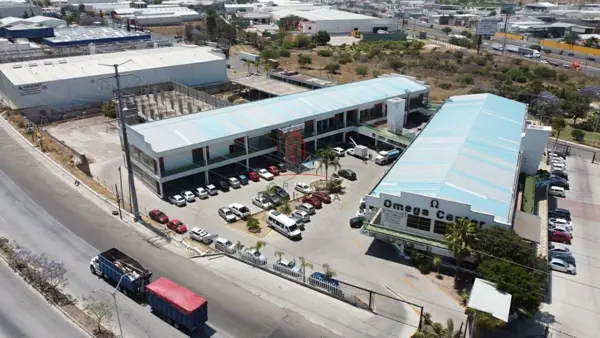 Local Renta Omega Center Plaza Querétaro 11,000 Frabel R2
